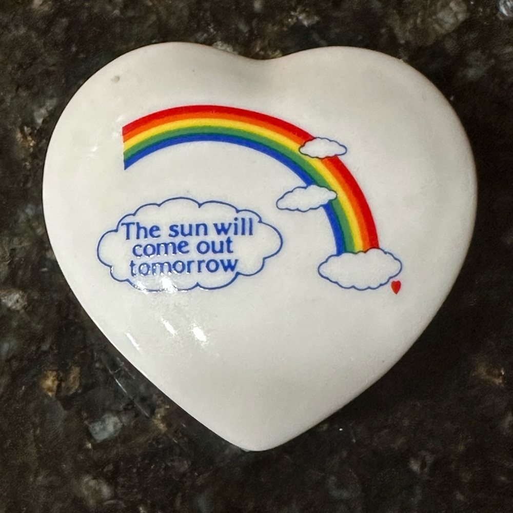 Vintage porcelain heart shaped trinket box with rainbow 1980s